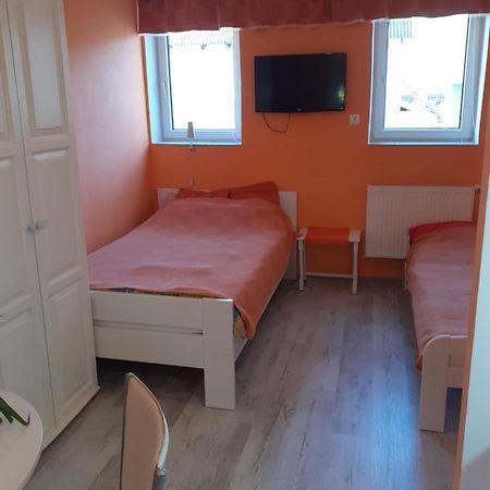 Wynajem Apartamentow I Pokoi. Leilighet Ustronie Morskie Eksteriør bilde